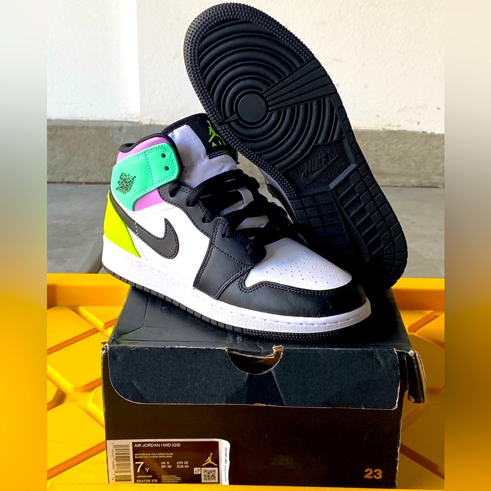 Air Jordan 1 MID (GS) - White/Black Volt-Green Glow - Size 7y